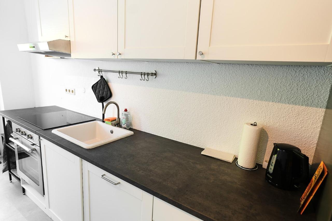 N2 Centrally Located 3-Room Apartment With Balcony Or Individual Rooms Karlsruhe Buitenkant foto