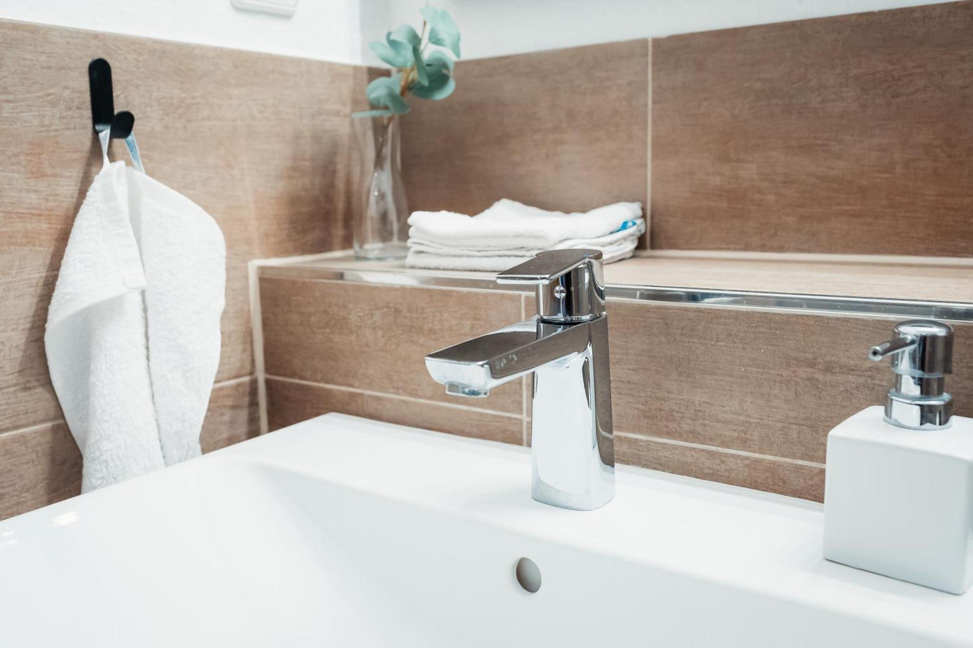 N2 Centrally Located 3-Room Apartment With Balcony Or Individual Rooms Karlsruhe Buitenkant foto